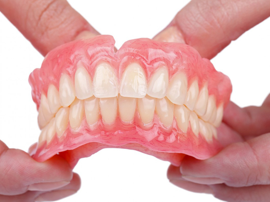 dentalna proteza - gornja i donja vilica